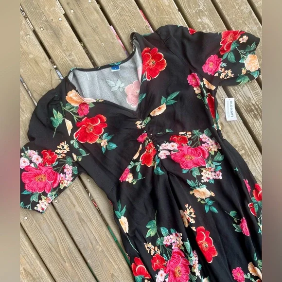 2/$30 💵 Old Navy Crepe Floral Midi Dress NWT - Picture 4 of 11